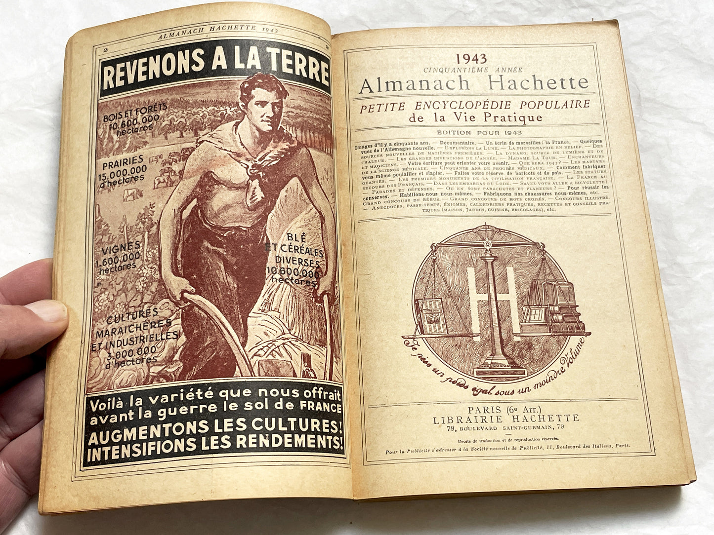 1940s – 300 Pages Almanach Hachette – Vintage French almanac – Wartime edition of the “Practical Life Encyclopedia”