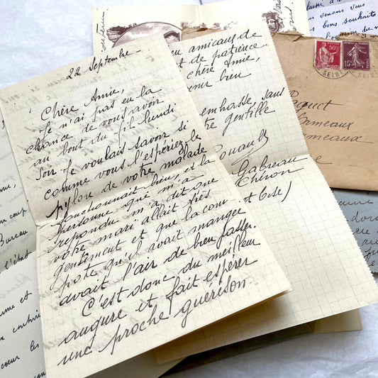 Set of 5 vintage 1930s French letters and envelopes with handwritten text, historic stamps, and clear postmarks.