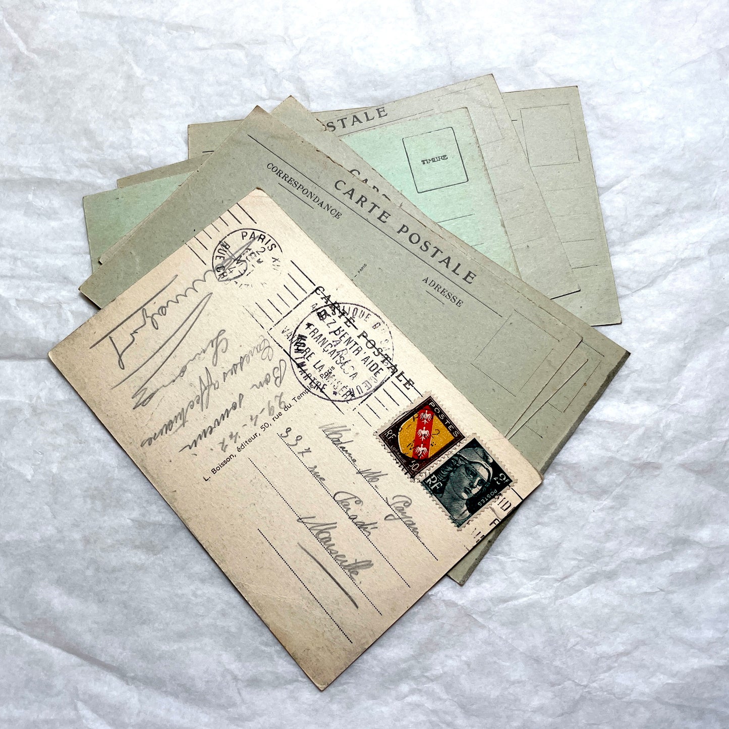 Lot of 1930s postcards showing the Sacré-Cœur Basilica in Montmartre, Paris, including exterior and interior views.