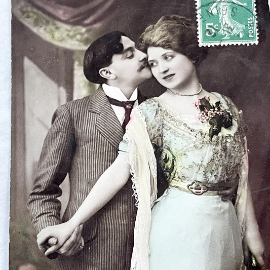 1900s - Romantic French Postcard - Kissing Couple Portrait - Hand-Colored Belle Époque Era Photo Art - Vintage Love Ephemera Collectible