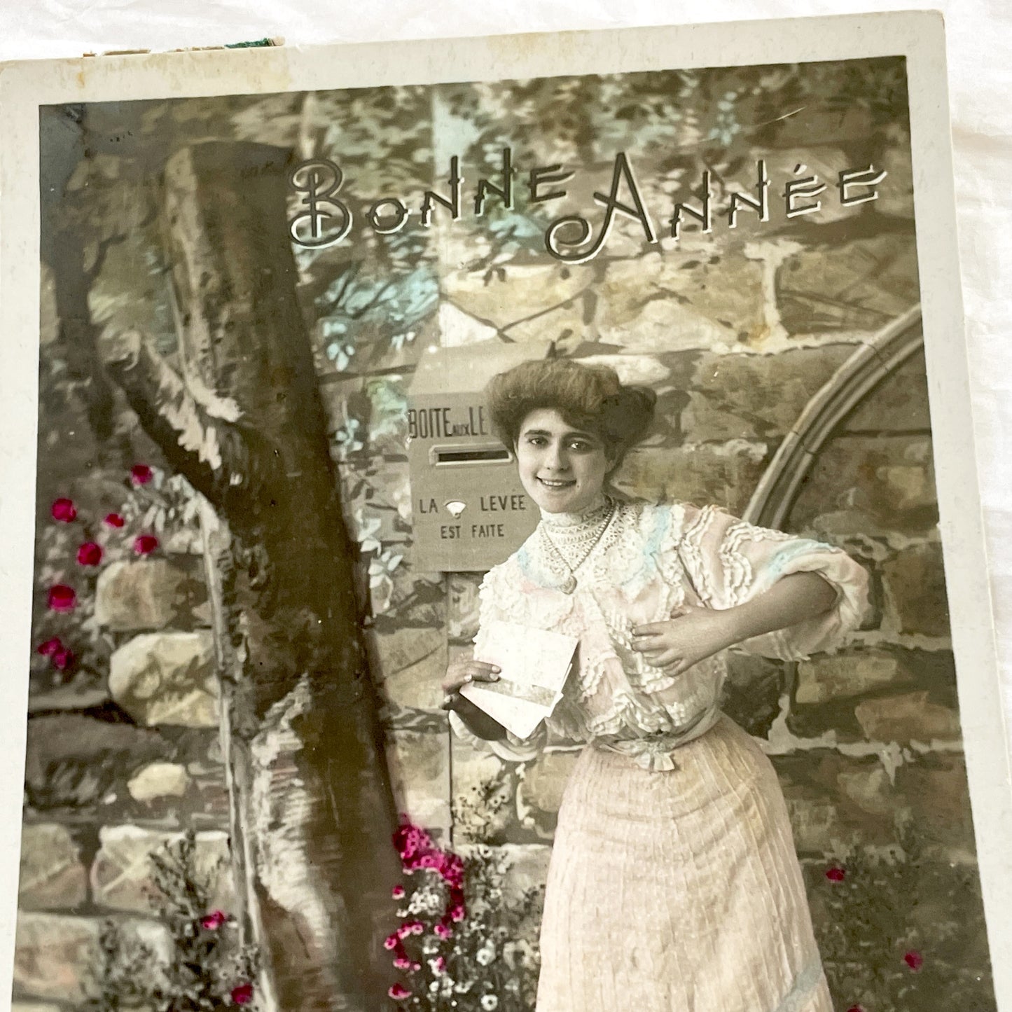 1900s - Vintage French New Year Postcard - Woman with Mailbox - Antique Hand-Tinted Belle Époque Greeting Card - Collectible Ephemera