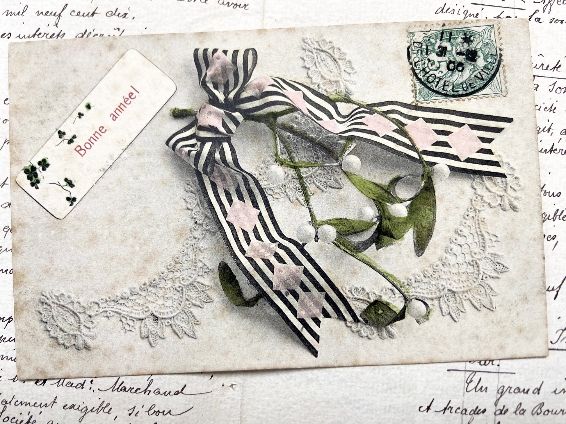 1900s - French New Year Postcard - Belle Epoque Mistletoe & Ribbon Design - Embossed Lace Greeting Card - Antique Ephemera Collectible