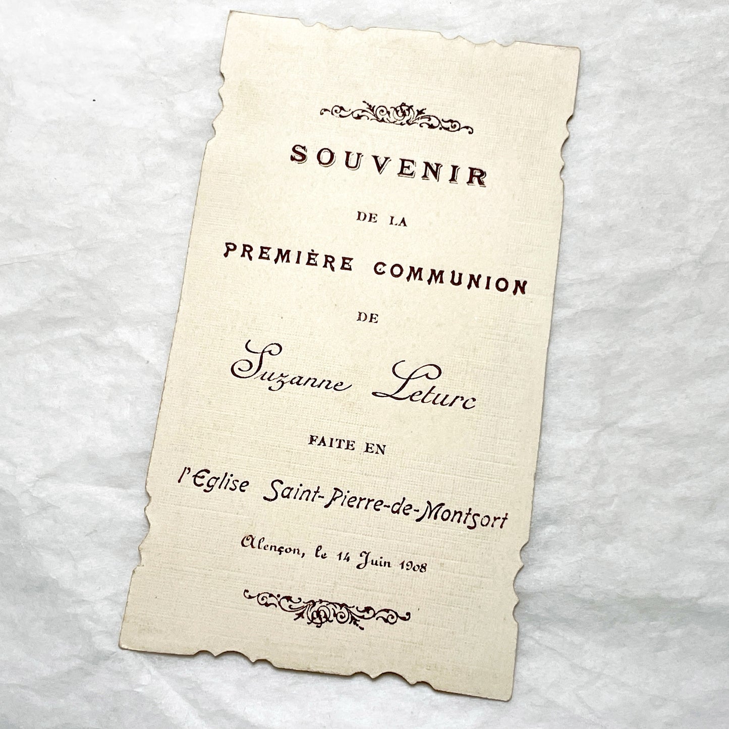1900s - Vintage Religious Communion Card - Jesus Eucharist Scene - Kneeling Figure - Angels - French Prayer - Pious Art - Paris