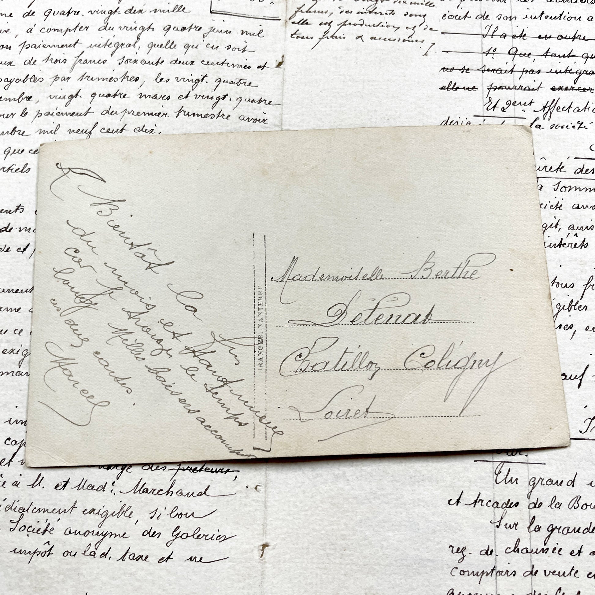 1910s - Vintage French Romantic Postcard - Kissing Couple In Clover Leaf Frame - Antique Love Sentimental Ephemera