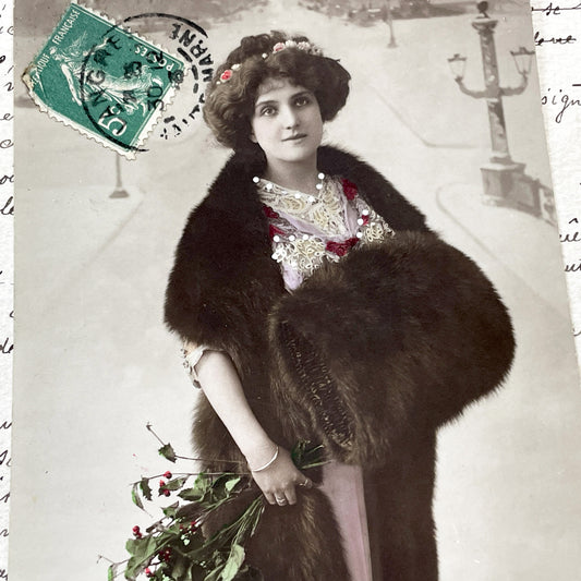 1900s - Antique French Bonne Année Postcard - Elegant Edwardian Woman in Fur - Hand Colored Holiday Greetings - Vintage Art Photography