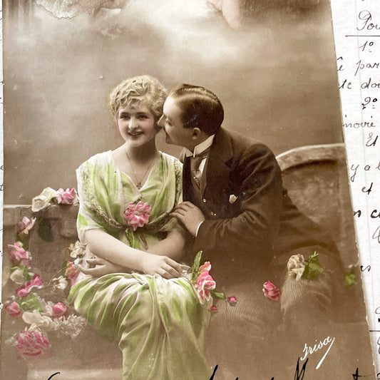 1910s - Vintage Romantic Postcard - Hand-Colored Couple - Whispering Love - Cherubs - Le Vrai Bonheur - Edwardian Affection