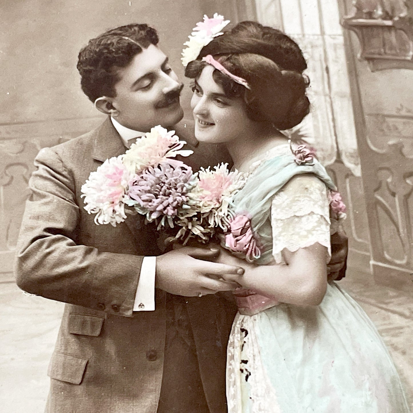 1900s - Antique French New Year Postcard - Hand-Tinted Romantic Couple - Edwardian Era Greeting Card - Vintage Photo Ephemera - Collectible