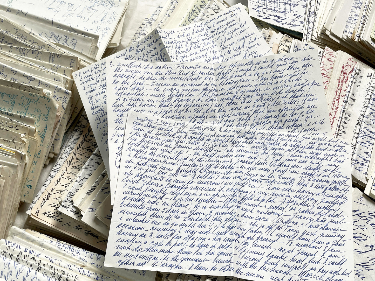 1960s - English correspondence from France – Set of 15+ sheets (30 pages) – Handwritten romantic letters – Vintage letters on paper