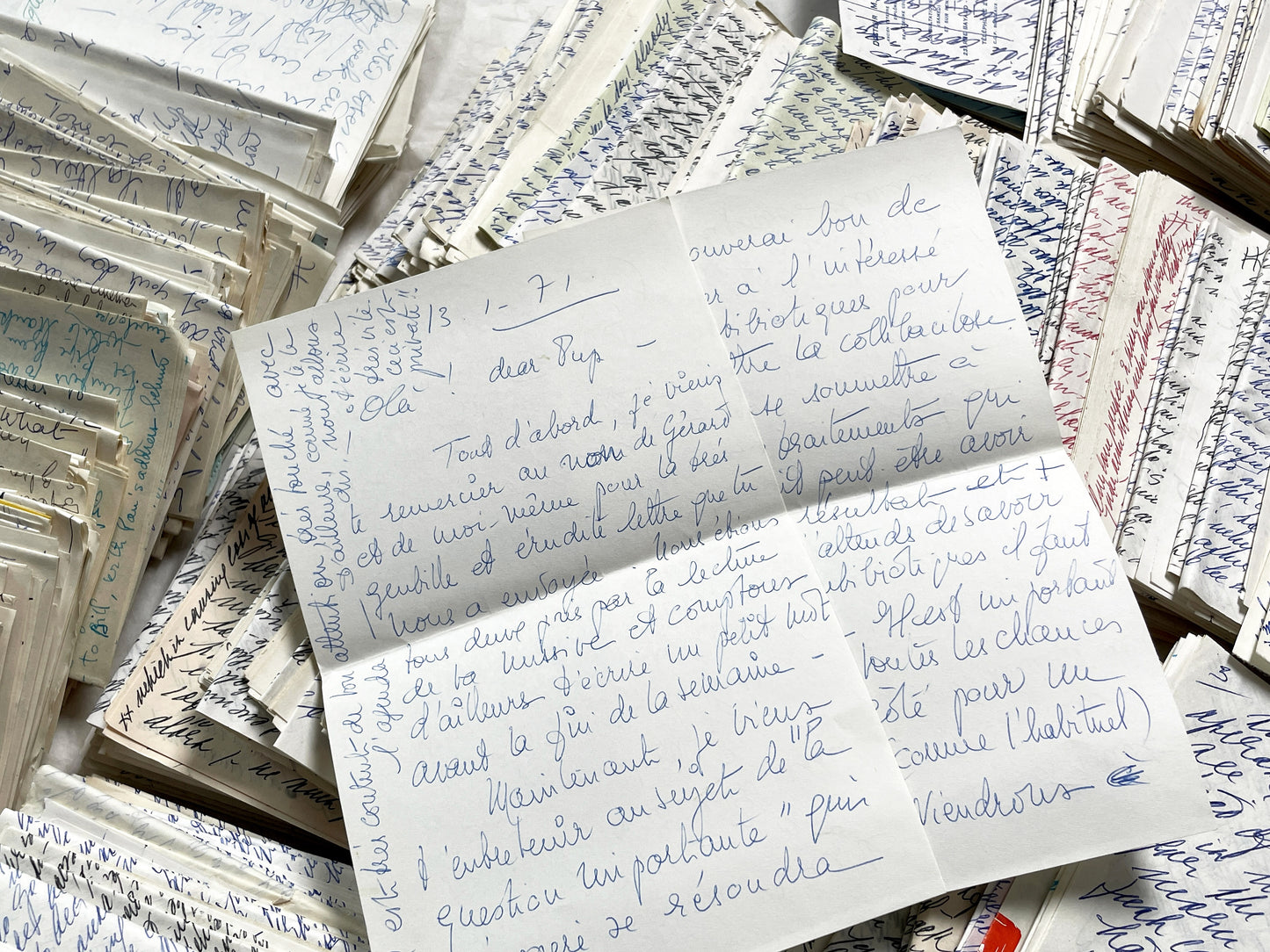 1960s - English correspondence from France – Set of 15+ sheets (30 pages) – Handwritten romantic letters – Vintage letters on paper