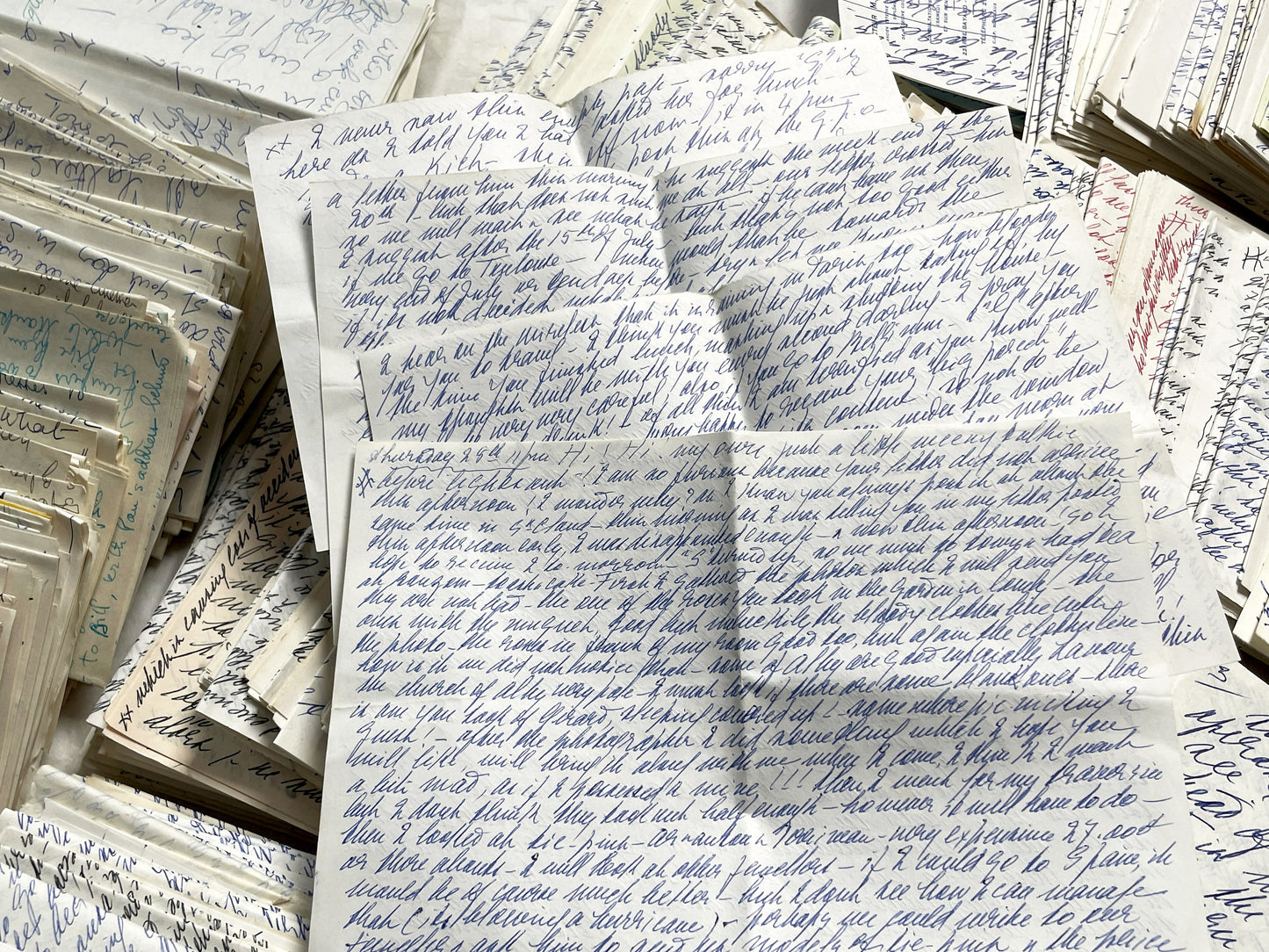 1960s - English correspondence from France – Set of 15+ sheets (30 pages) – Handwritten romantic letters – Vintage letters on paper