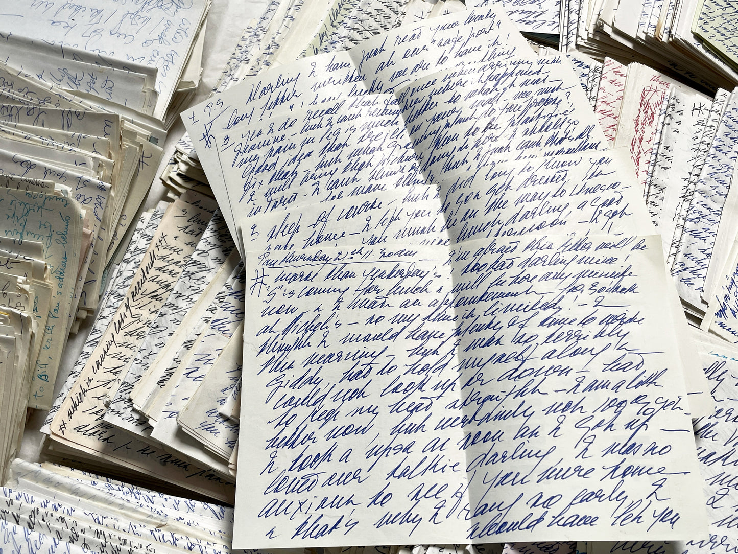 1960s - English correspondence from France – Set of 15+ sheets (30 pages) – Handwritten romantic letters – Vintage letters on paper