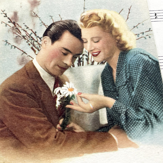 1940s - Vintage French Romantic Postcard - Daisy Love Story - Sentimental Illustrated Couple Ephemera - Antique Romance Card - Nostalgic Art