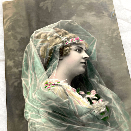 1910s - French Actress Postcard - Hand - Colored Portrait Fauvette
