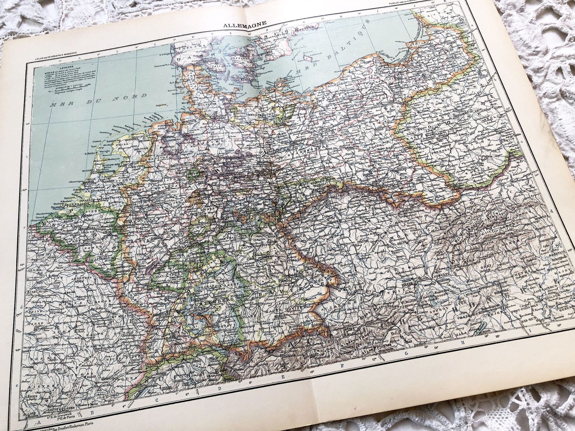 Large vintage map of Germany in 1910 from a French atlas of the 1910s