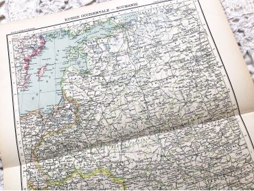 Large vintage map of Western Russia and Romania from a French atlas of the 1910s