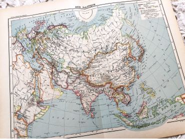Large vintage map of Asia from a French atlas of the 1910s