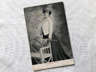 Vintage French postcard of the Italian actress Guglielmina Marchi from 1904