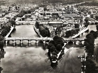 Huge aerial photo of Paris - Place de la concorde - Photo edited by Lapie