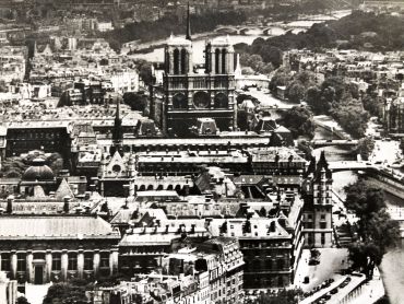 Huge aerial photo of Paris - Place de la concorde - Photo edited by Lapie