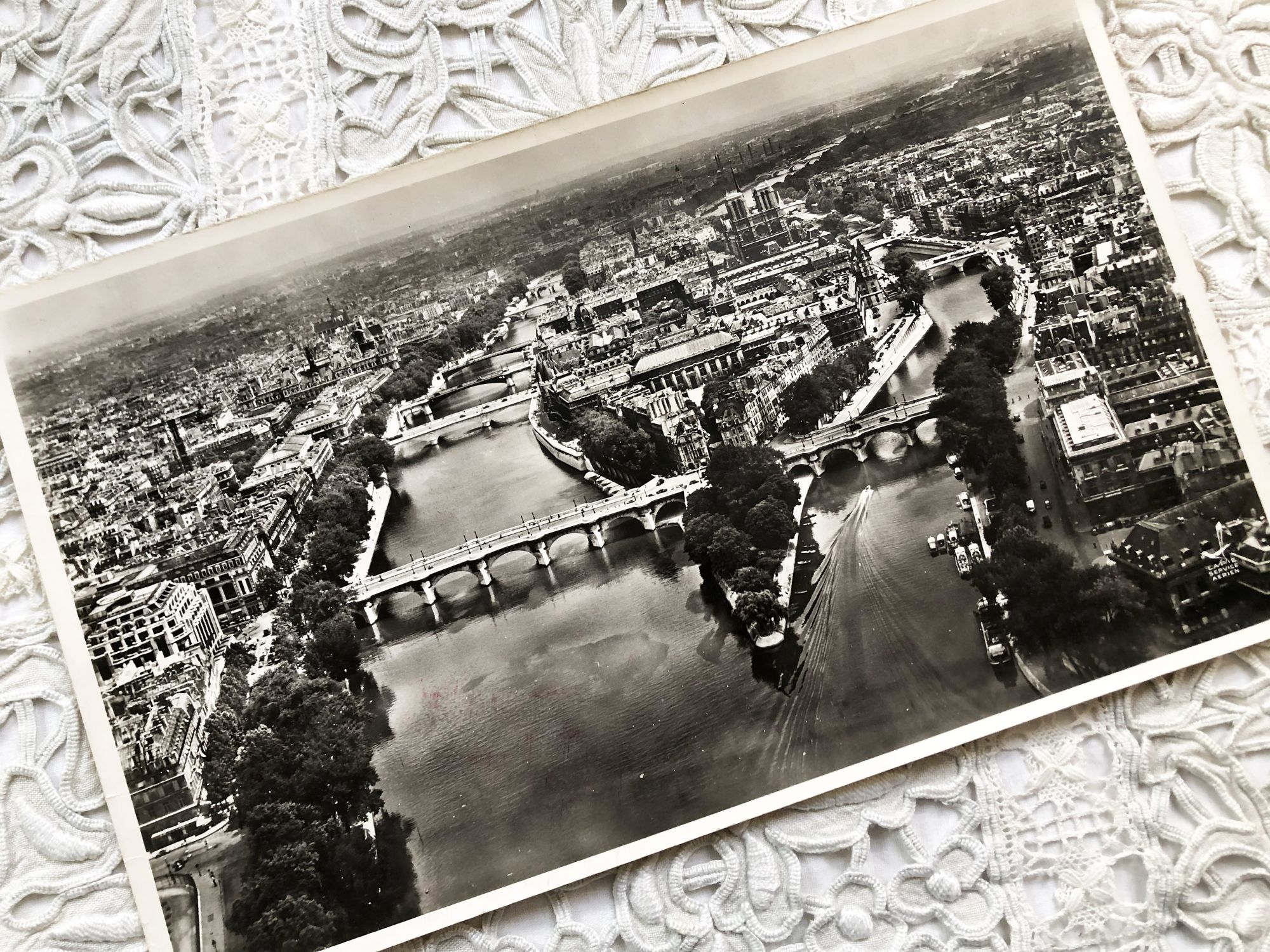 Huge aerial photo of Paris - Place de la concorde - Photo edited by Lapie