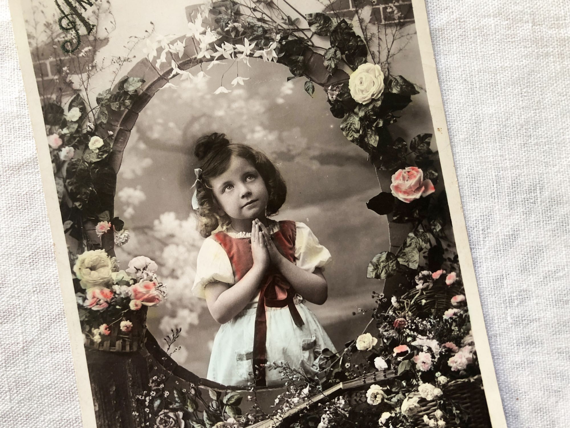French birthday postcard representing a little girl from 1910s