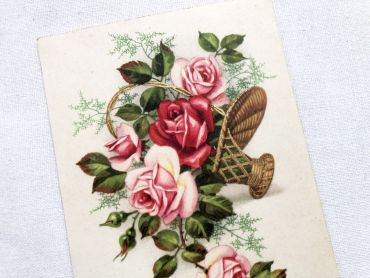Vintage French postcard with a bouquet of roses from 1930s