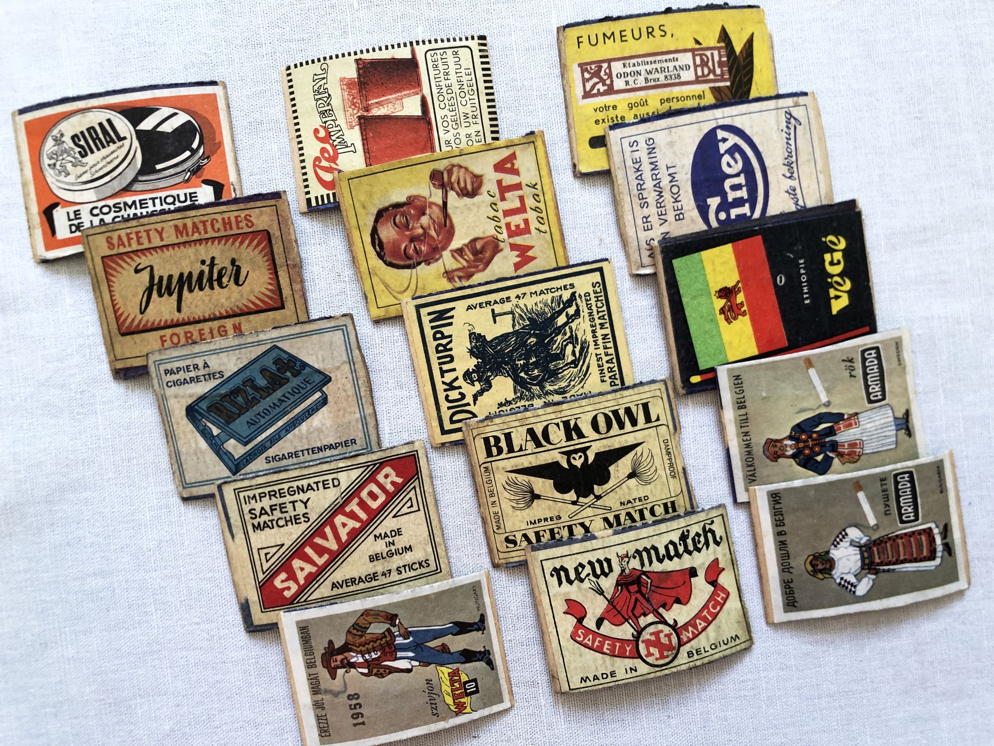 15 vintage matchbox labels - Advertising labels from 1930s to 1950s