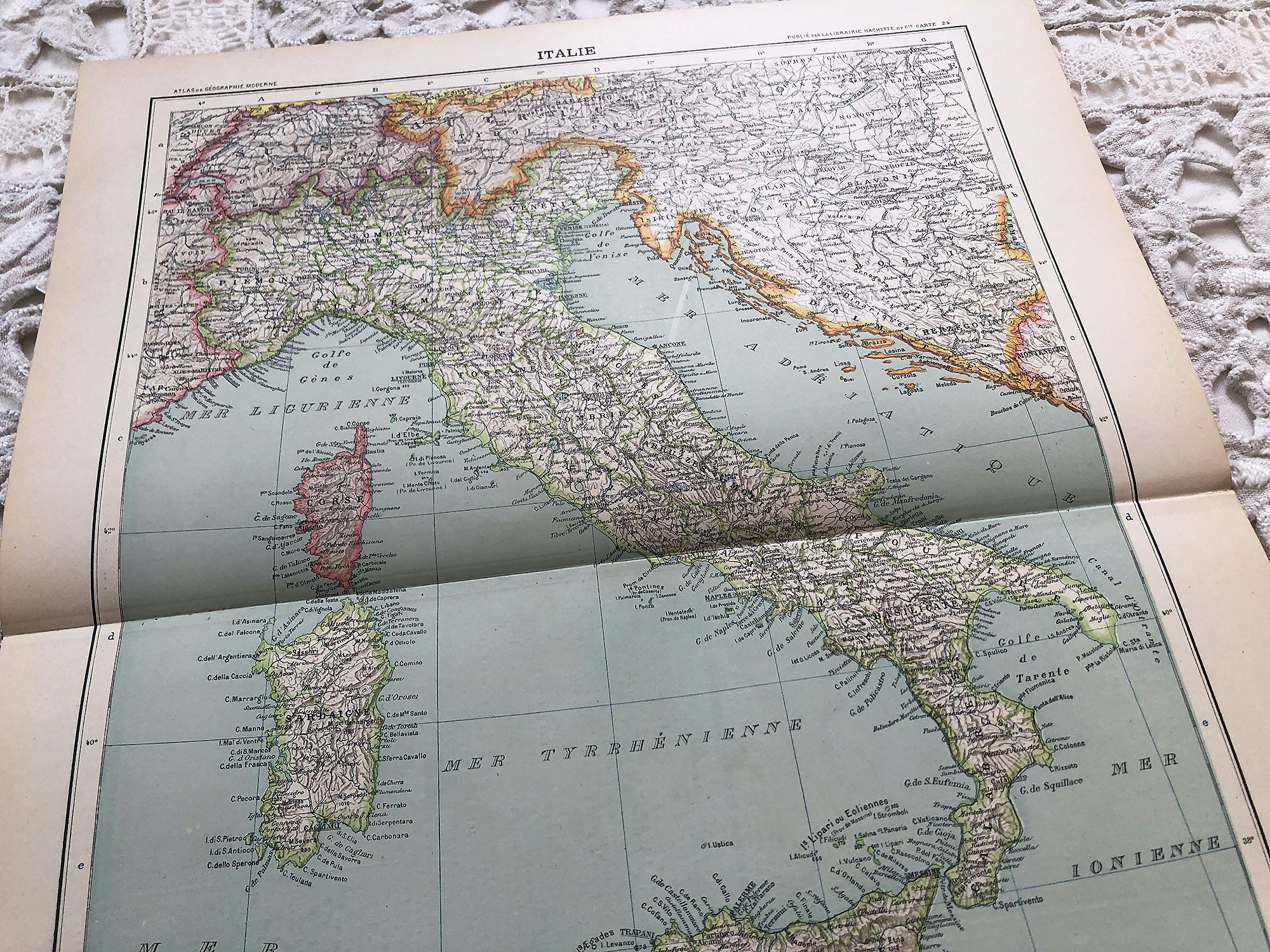 Large vintage map of Italy in 1910 from a French atlas from the 1910s