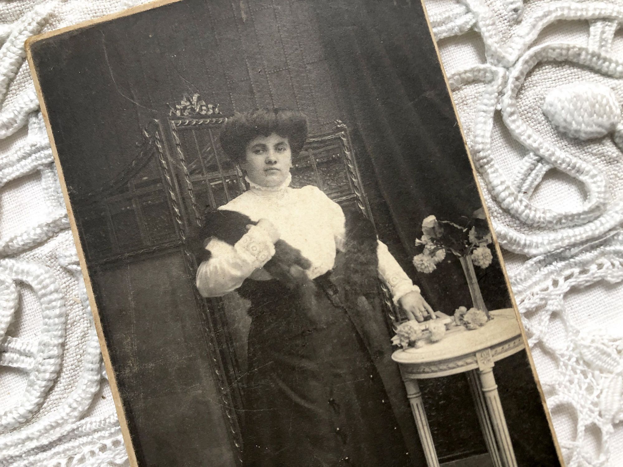 Old French photograph of a middle class woman in the 1910s