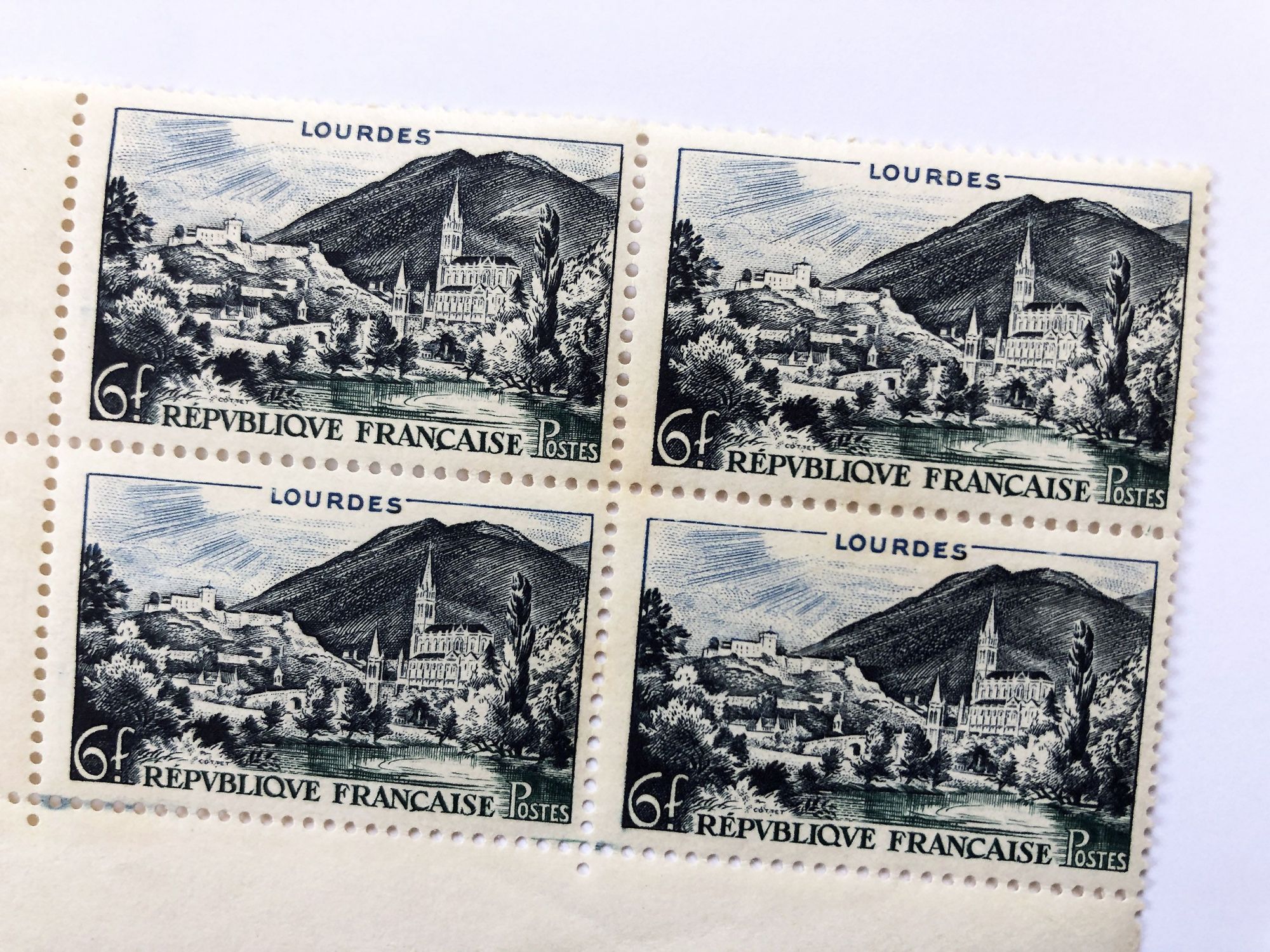 Block of 4 old French stamps representing the Sanctuary of Our Lady of Lourdes