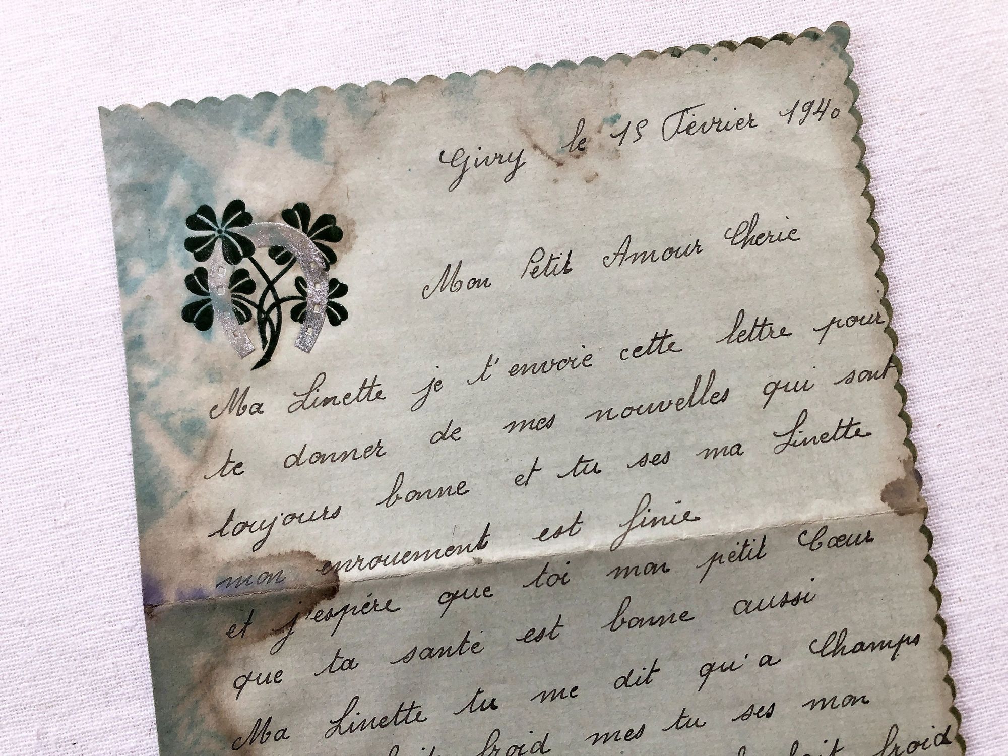 Beautiful French letterhead from a soldier send in 1940 to his wife with a 4-leaf clover and a horseshoe, two lucky symbols Beautiful French letterhead from a soldier send in 1940 to his wife with a 4-leaf clover and a horseshoe, two lucky symbols