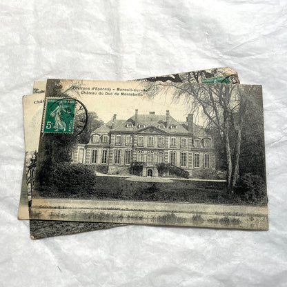 Lot of 1920s vintage French postcards depicting various historic châteaux and castles in sepia tones.