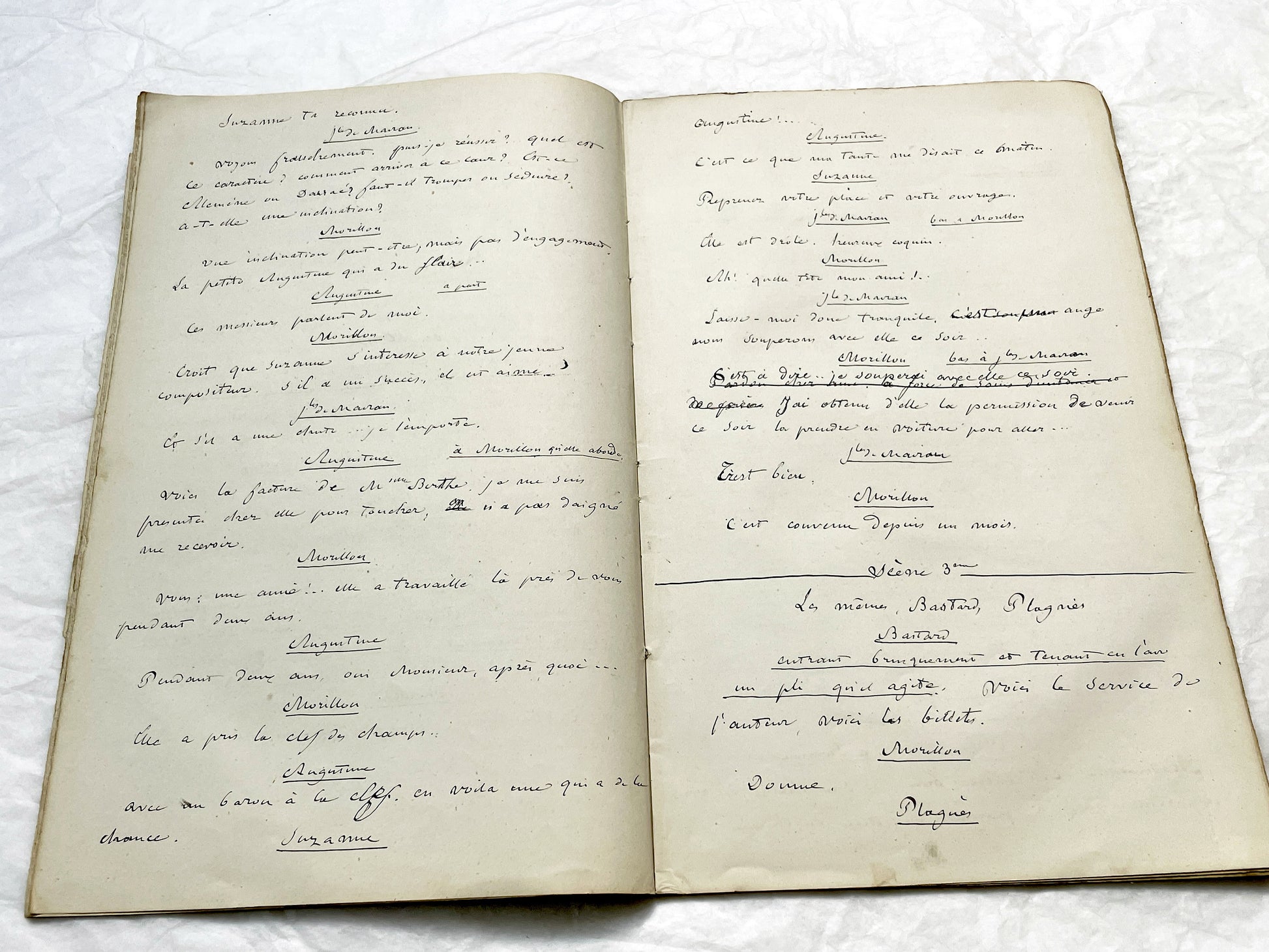 Late 19th - 32-Page French handwritten theater manuscript – Original play with dialogues and author revisionst - Vintage Handwritten Theatre