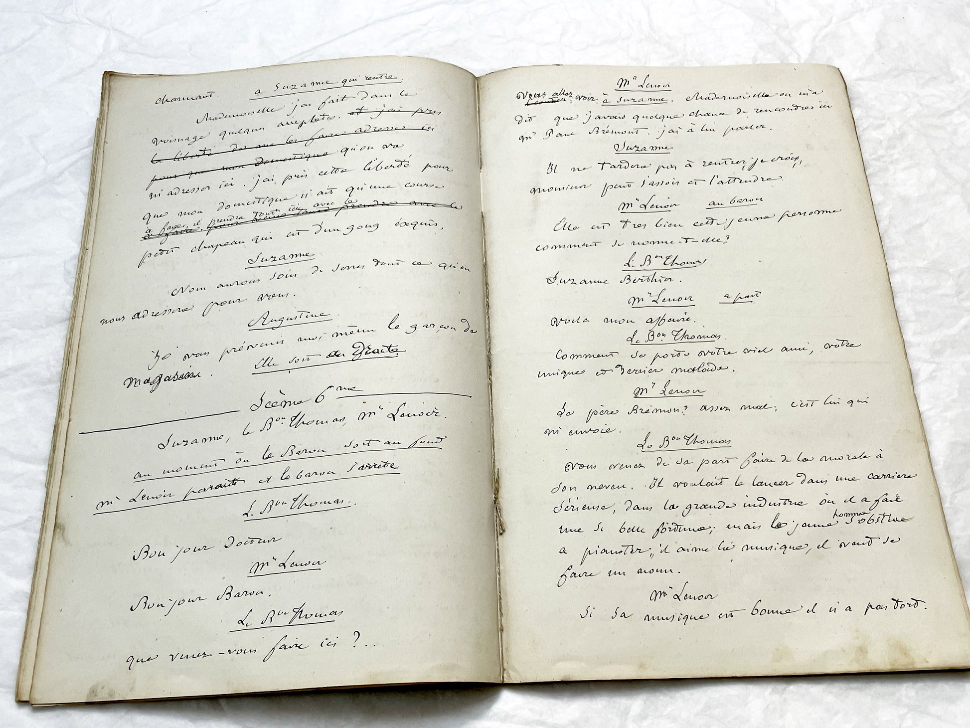 Late 19th - 32-Page French handwritten theater manuscript – Original play with dialogues and author revisionst - Vintage Handwritten Theatre