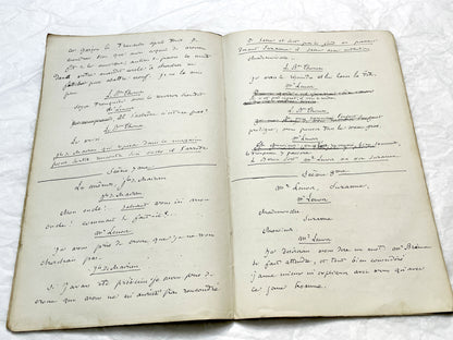 Late 19th - 32-Page French handwritten theater manuscript – Original play with dialogues and author revisionst - Vintage Handwritten Theatre