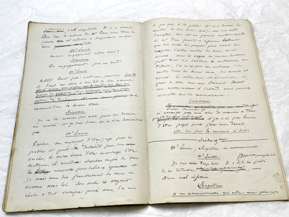 Late 19th - 32-Page French handwritten theater manuscript – Original play with dialogues and author revisionst - Vintage Handwritten Theatre