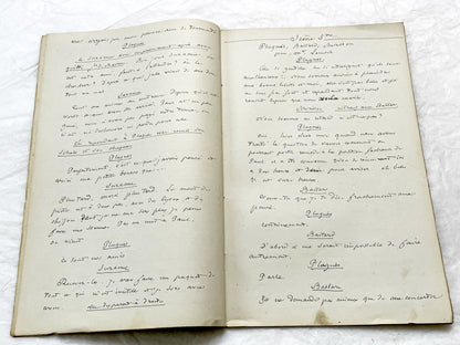 Late 19th - 33-Page French handwritten theater manuscript – Original play with dialogues and author revisionst - Vintage Handwritten Theatre