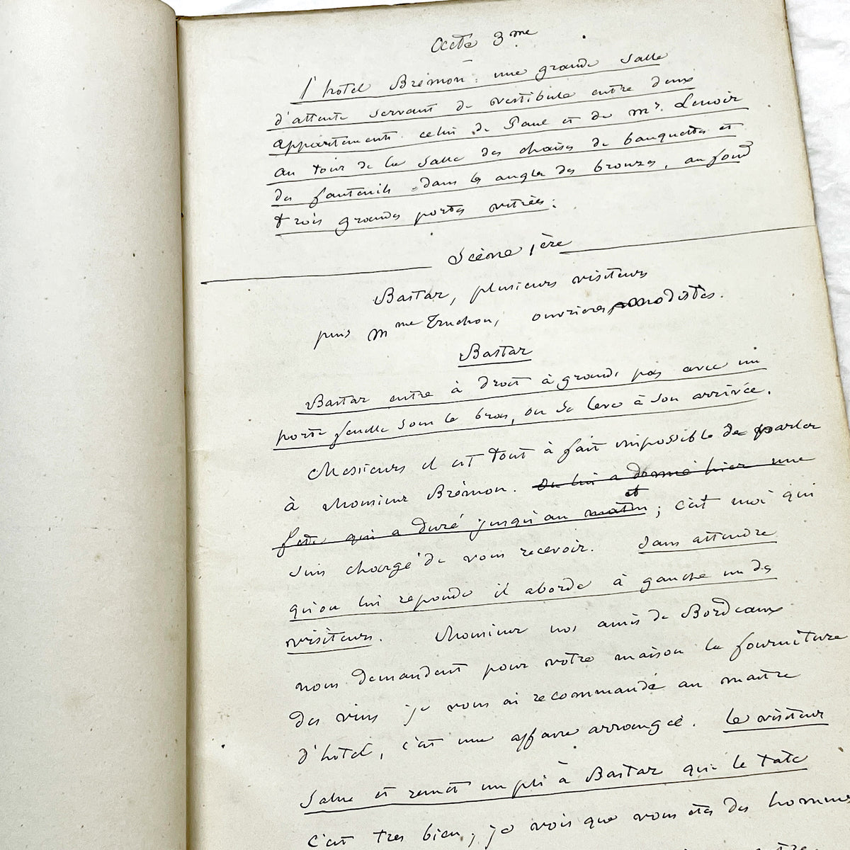 Late 19th - 32-Page French handwritten theater manuscript – Original play with dialogues and author revisionst - Vintage Handwritten Theatre