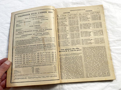 1920s - Rare 1925 French Catholic Almanac - Illustrated Religious Vintage Book - La Bonne Presse Publishing Ephemera - Historical Document