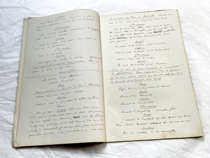 Late 19th - 32-Page French handwritten theater manuscript – Original play with dialogues and author revisionst - Vintage Handwritten Theatre