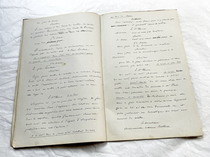 Late 19th - 32-Page French handwritten theater manuscript – Original play with dialogues and author revisionst - Vintage Handwritten Theatre
