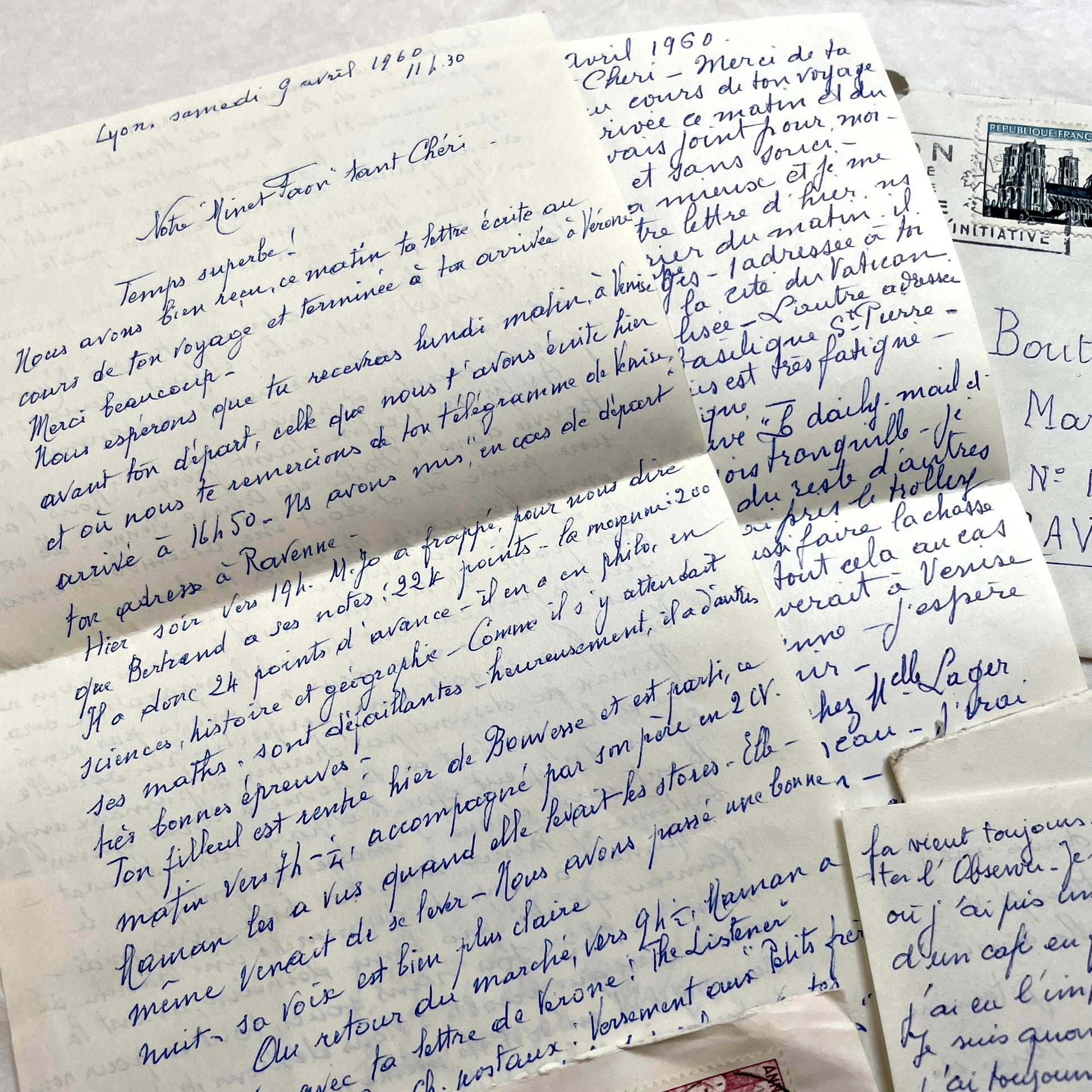 Set of 5 1960s French letters with envelopes, showcasing handwritten script and vintage European postage stamps.