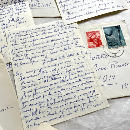 Set of 5 1960s French letters with envelopes, showcasing handwritten script and vintage European postage stamps.