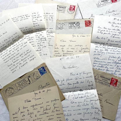 Set of 5 French handwritten letters and envelopes from the 1950s with vintage stamps and postmarks.