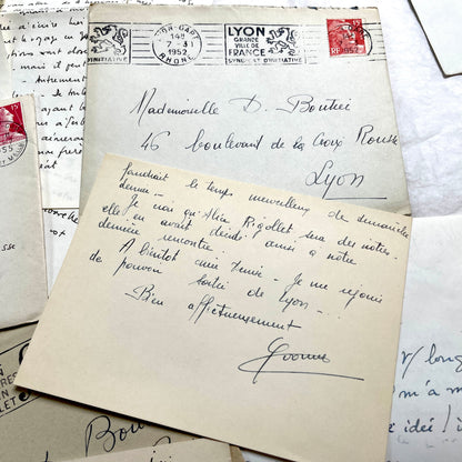 Set of 5 French handwritten letters and envelopes from the 1950s with vintage stamps and postmarks.