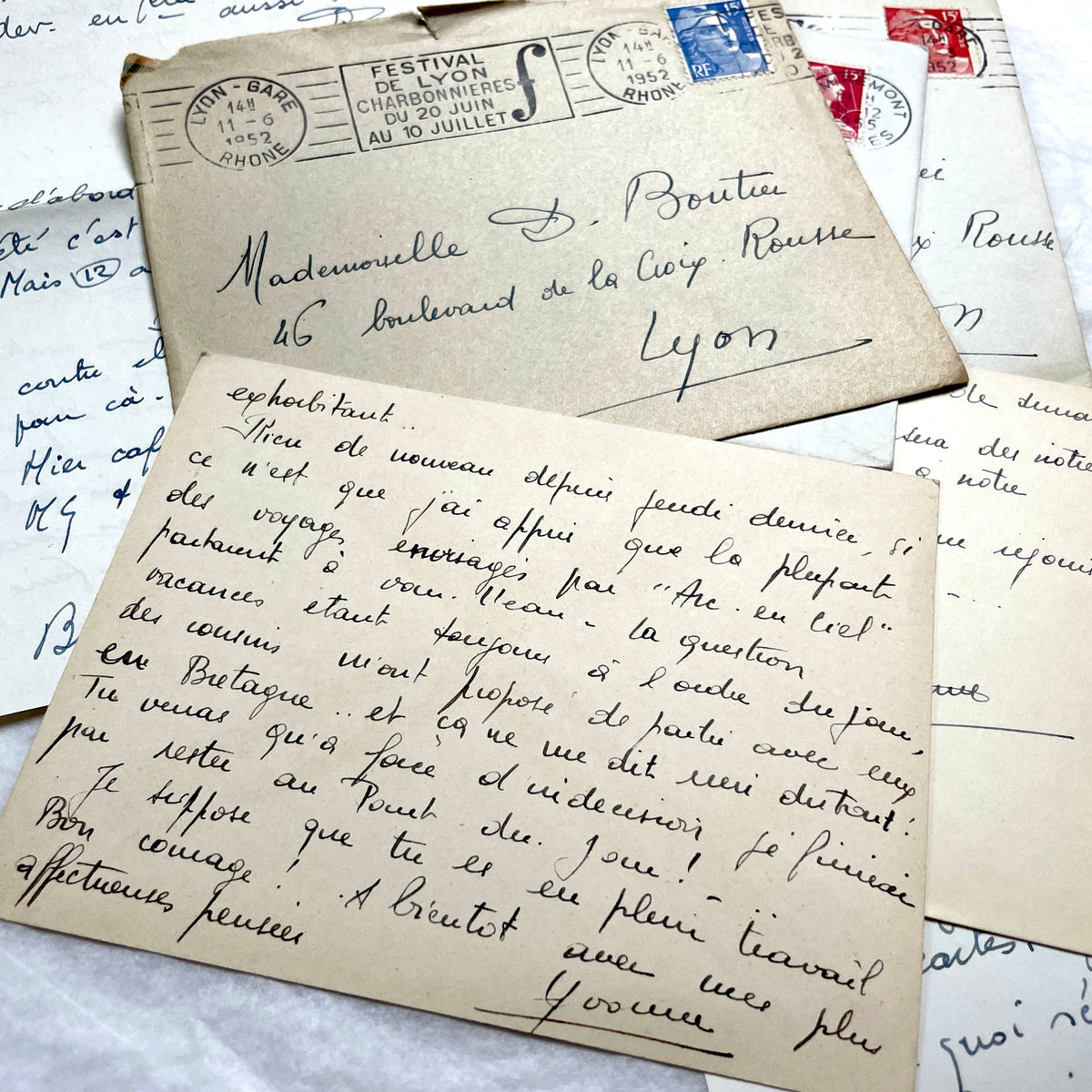 Set of 5 French handwritten letters and envelopes from the 1950s with vintage stamps and postmarks.