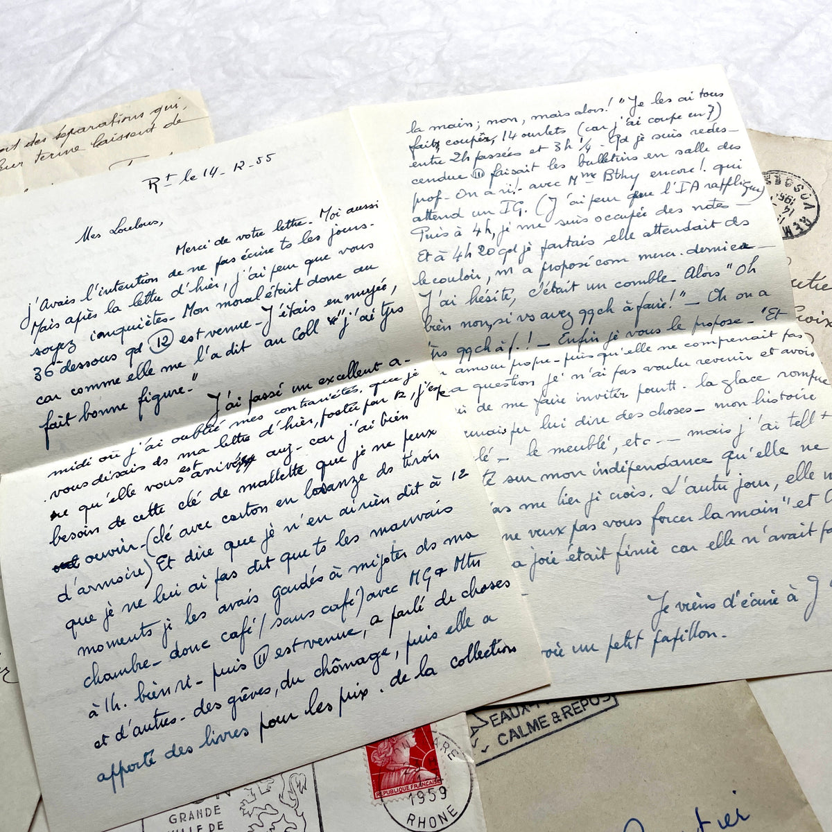 Set of 5 1950s French handwritten letters with envelopes, featuring vintage stamps and postmarks from France.