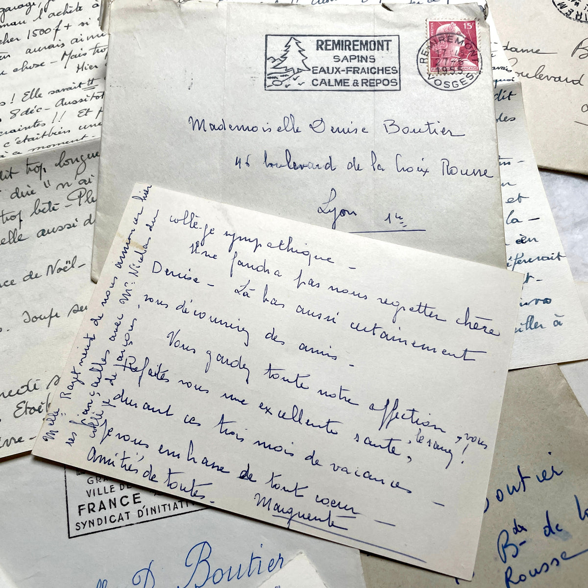Set of 5 1950s French handwritten letters with envelopes, featuring vintage stamps and postmarks from France.