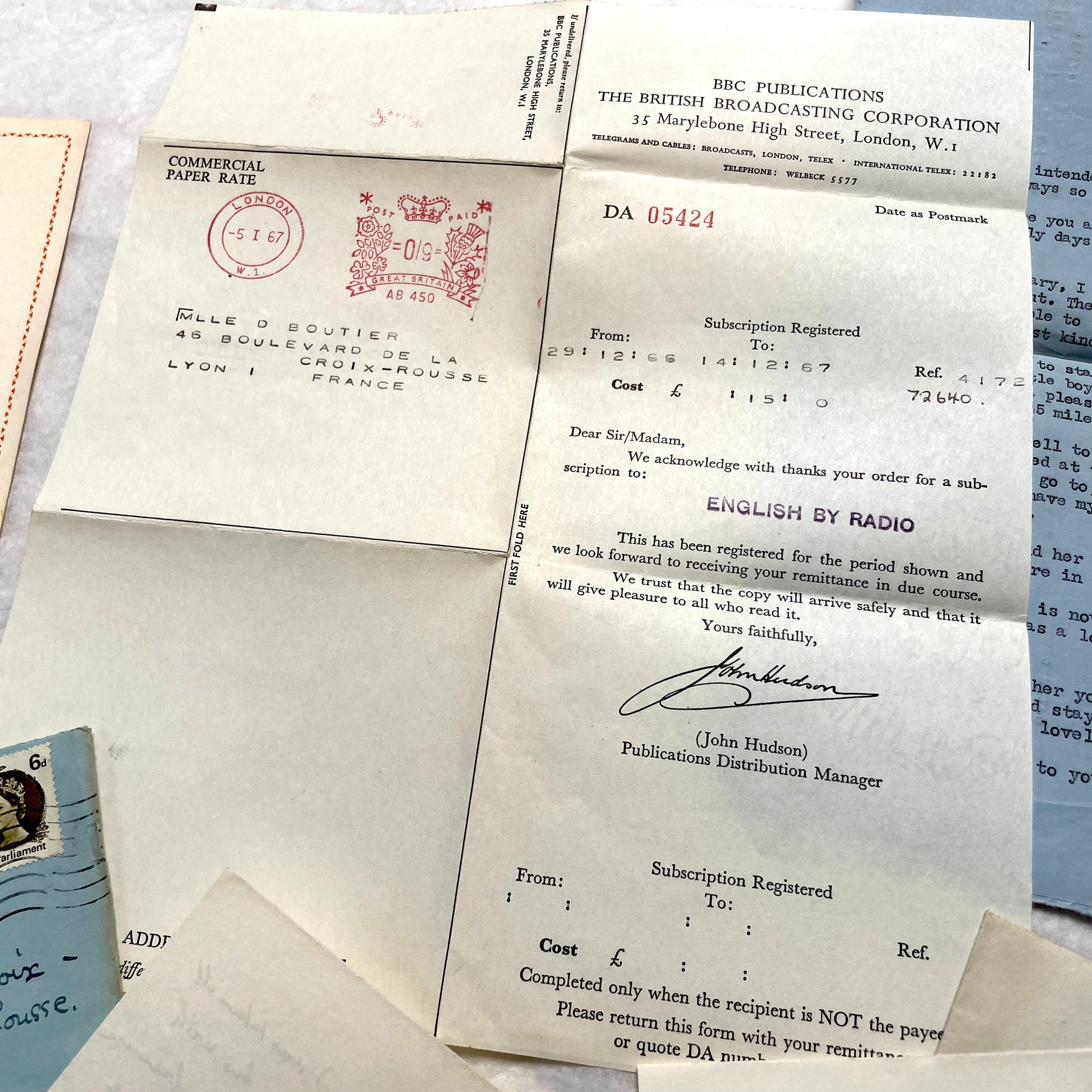 1960s set of five handwritten English letters with envelopes, featuring British postmarks and French address.