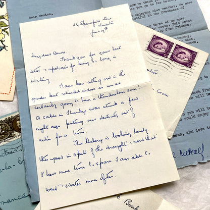 1960s set of five handwritten English letters with envelopes, featuring British postmarks and French address.
